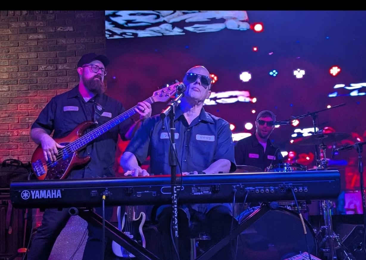 Todd East singing and playing keys live with The BakBeatz